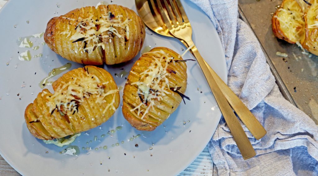 Herbed Hasselback rot