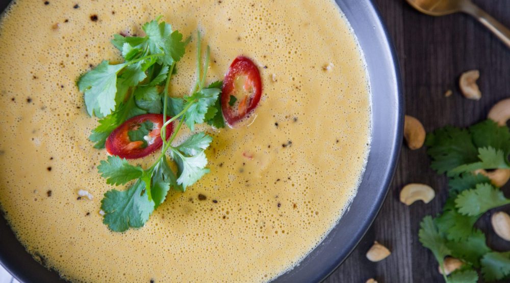 uddybe ulæselig Swipe Vitamix Thai Ginger Soup with Cashews Recipe | Fresh Recipes