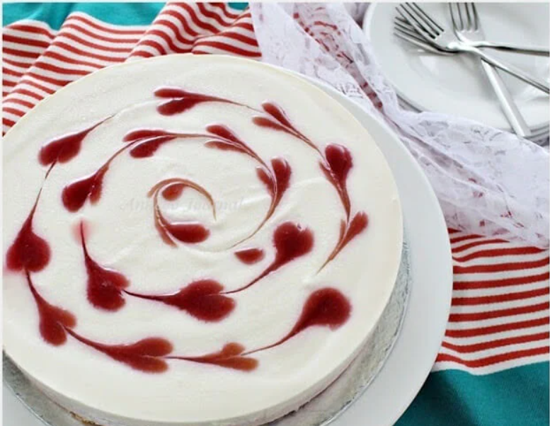 No bake raspberry cheesecake with heart swirls